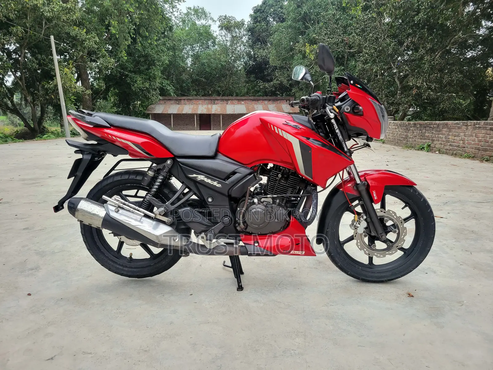 TVS Apache RTR 160 2V 2013 Red