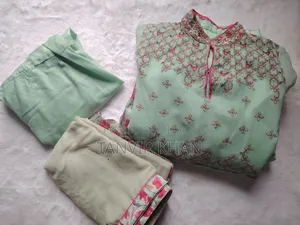 মহিলাদের লং গাউন