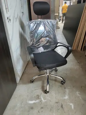 Office Hydraulic Revolving Mesh Chair With Headrest