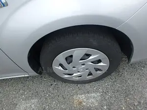 Toyota Axio 2021 Silver