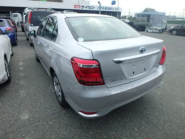 Toyota Axio 2021 Silver