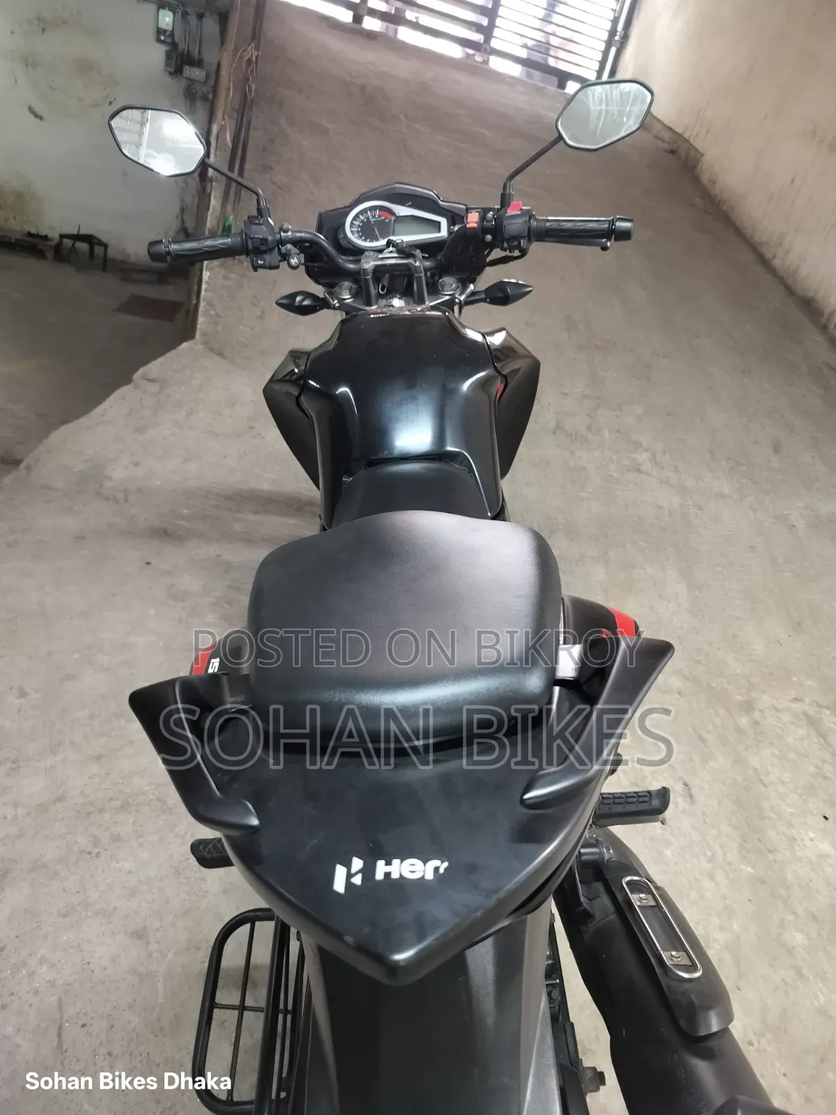 Hero Hunk 2023 Black
