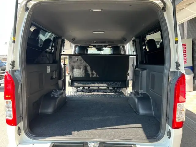Toyota HiAce 2021 Black