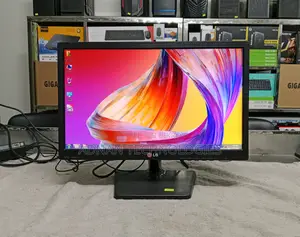 Lg 19en33s 19" Hd Led Monitor With Wall Mount