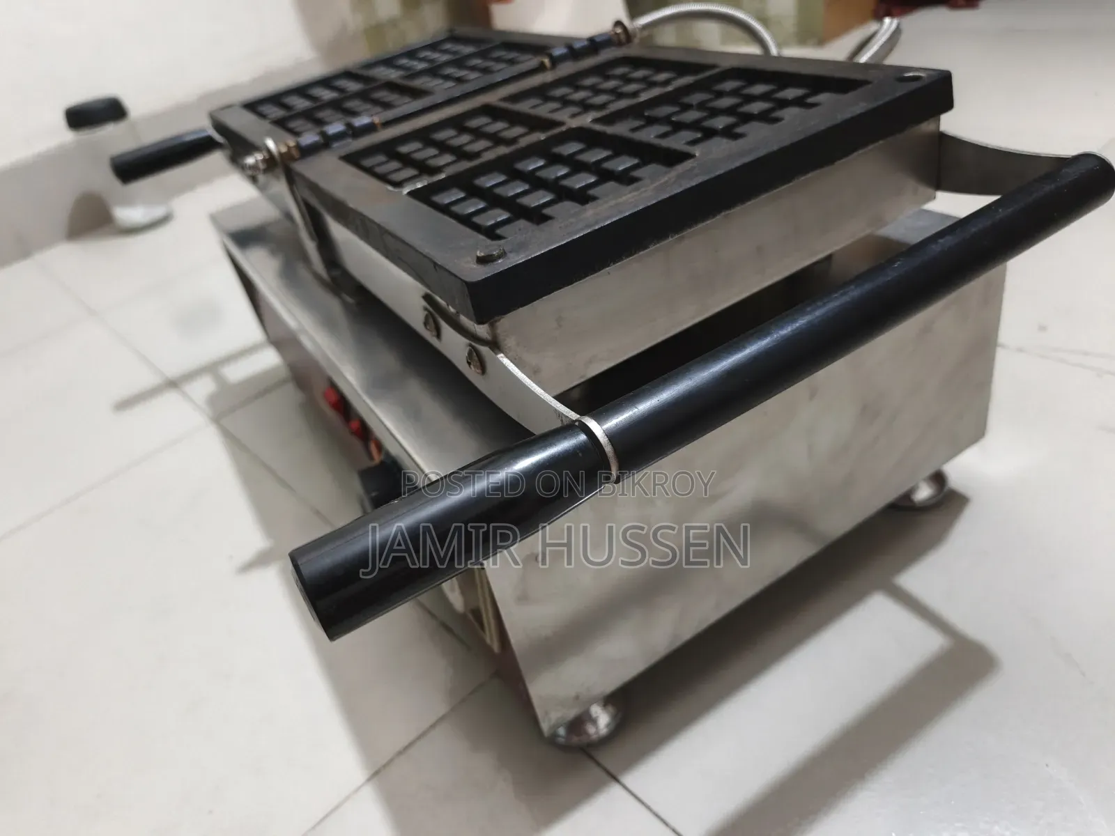 Commercial Waffle Machine