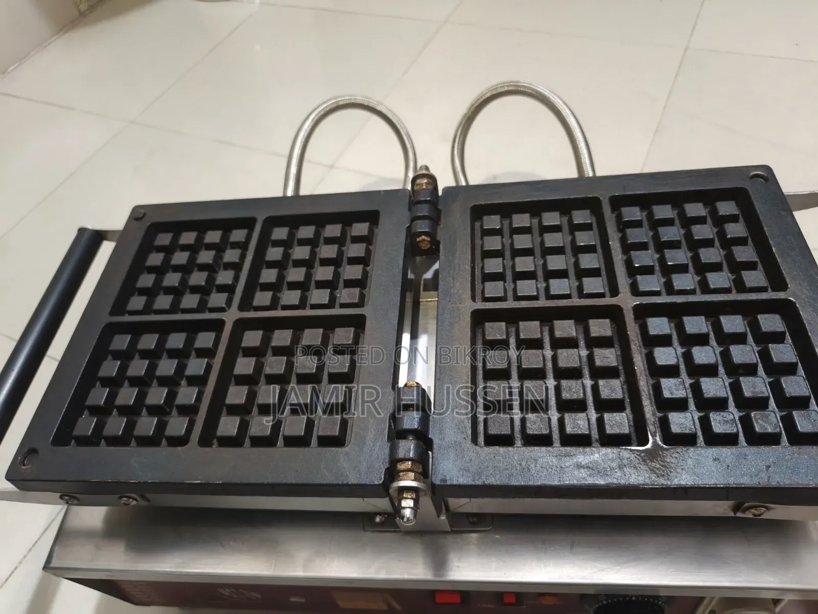 Commercial Waffle Machine