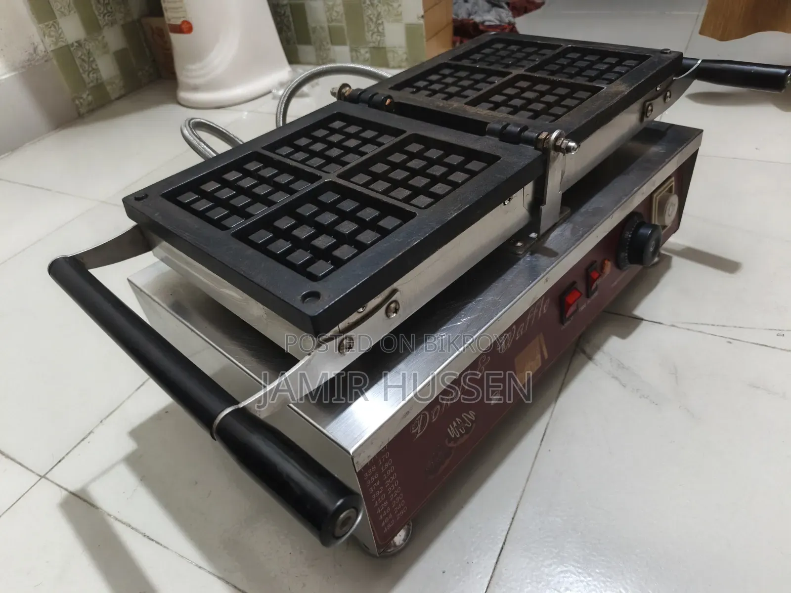 Commercial Waffle Machine
