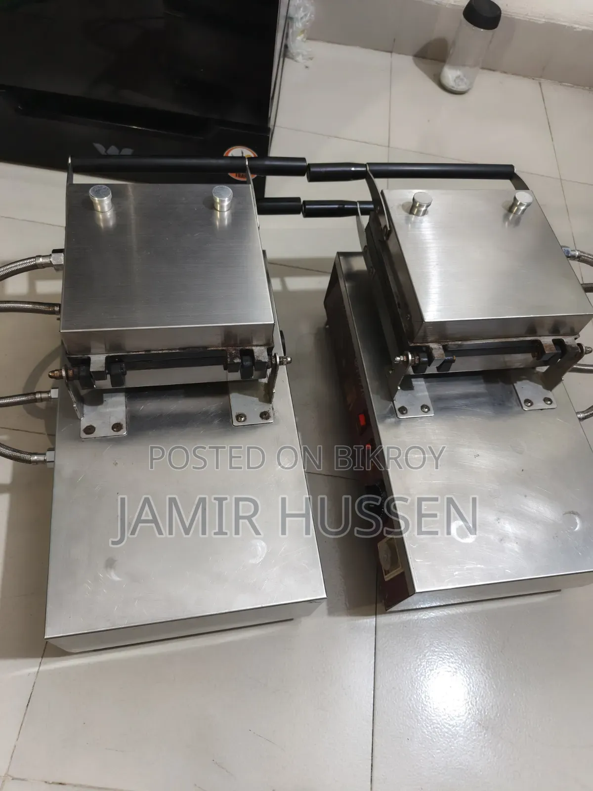 Commercial Waffle Machine