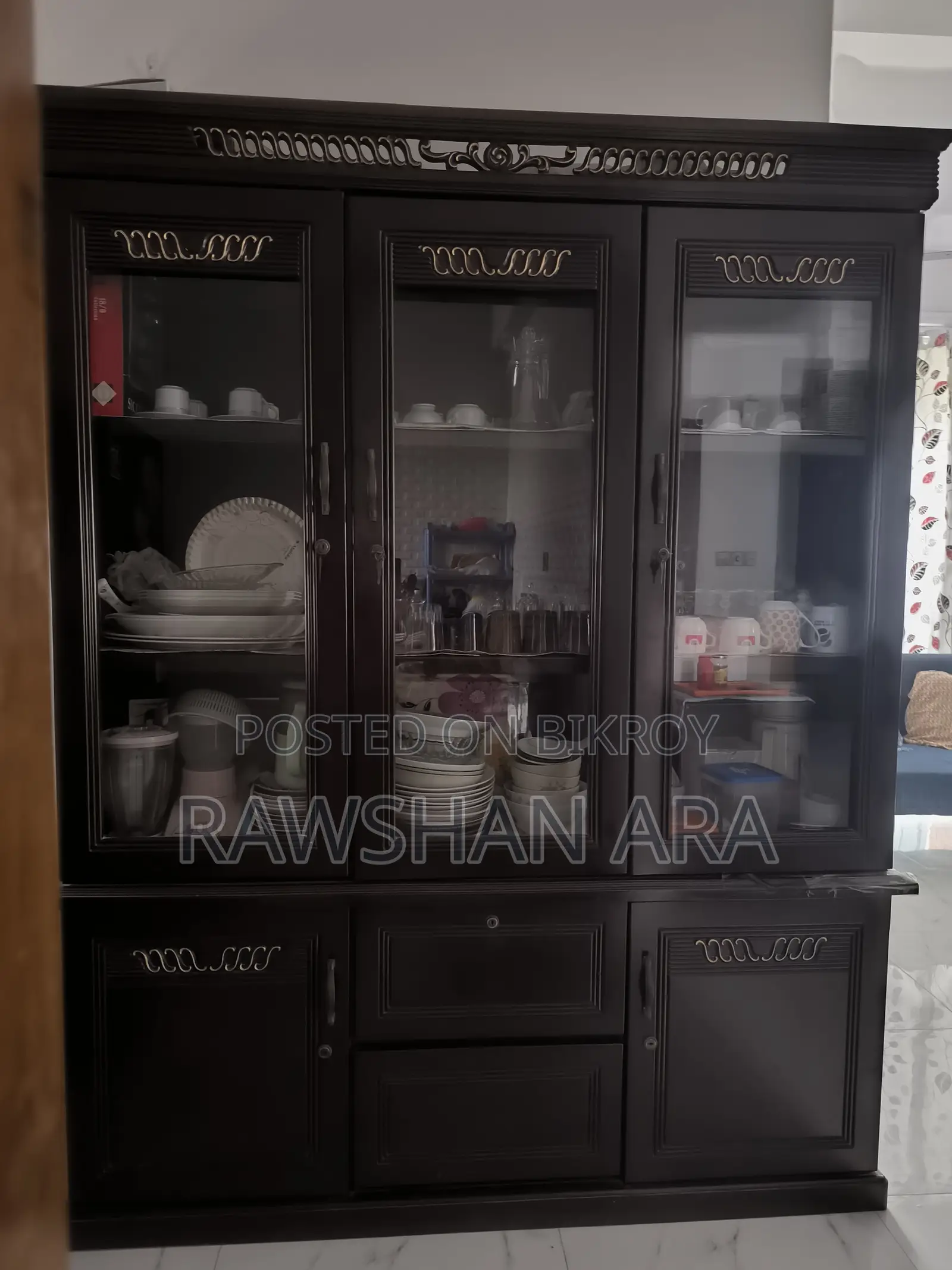 Cabinet/Showcase /Dining