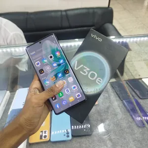 Vivo V30e 128 GB Gray