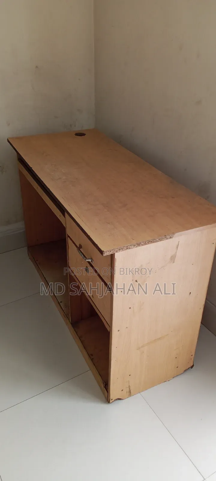 A Computer / Laptop Table