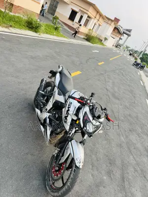 TVS Apache RTR 160 4V 2021 Red