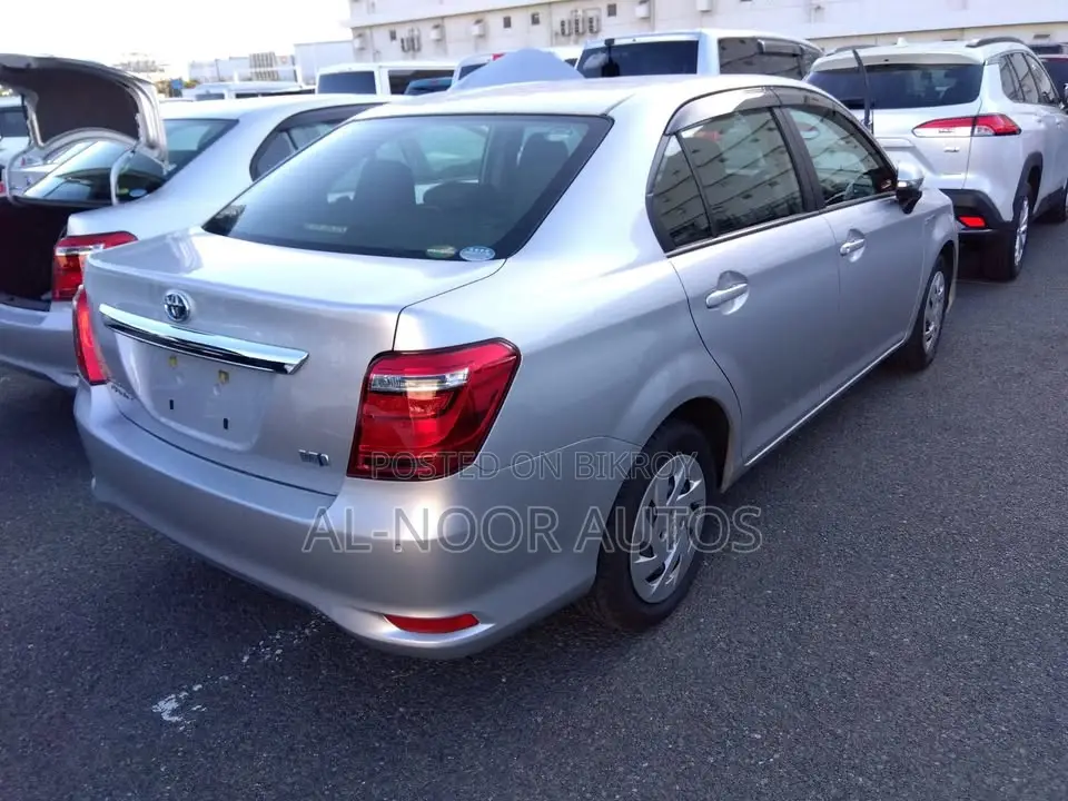 Toyota Axio 2021 Silver
