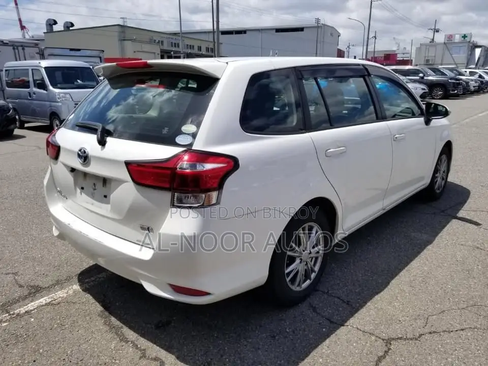 Toyota Corolla Fielder 2021 White