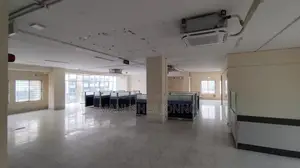 অফিস স্পেস ভাড়ার জন্য