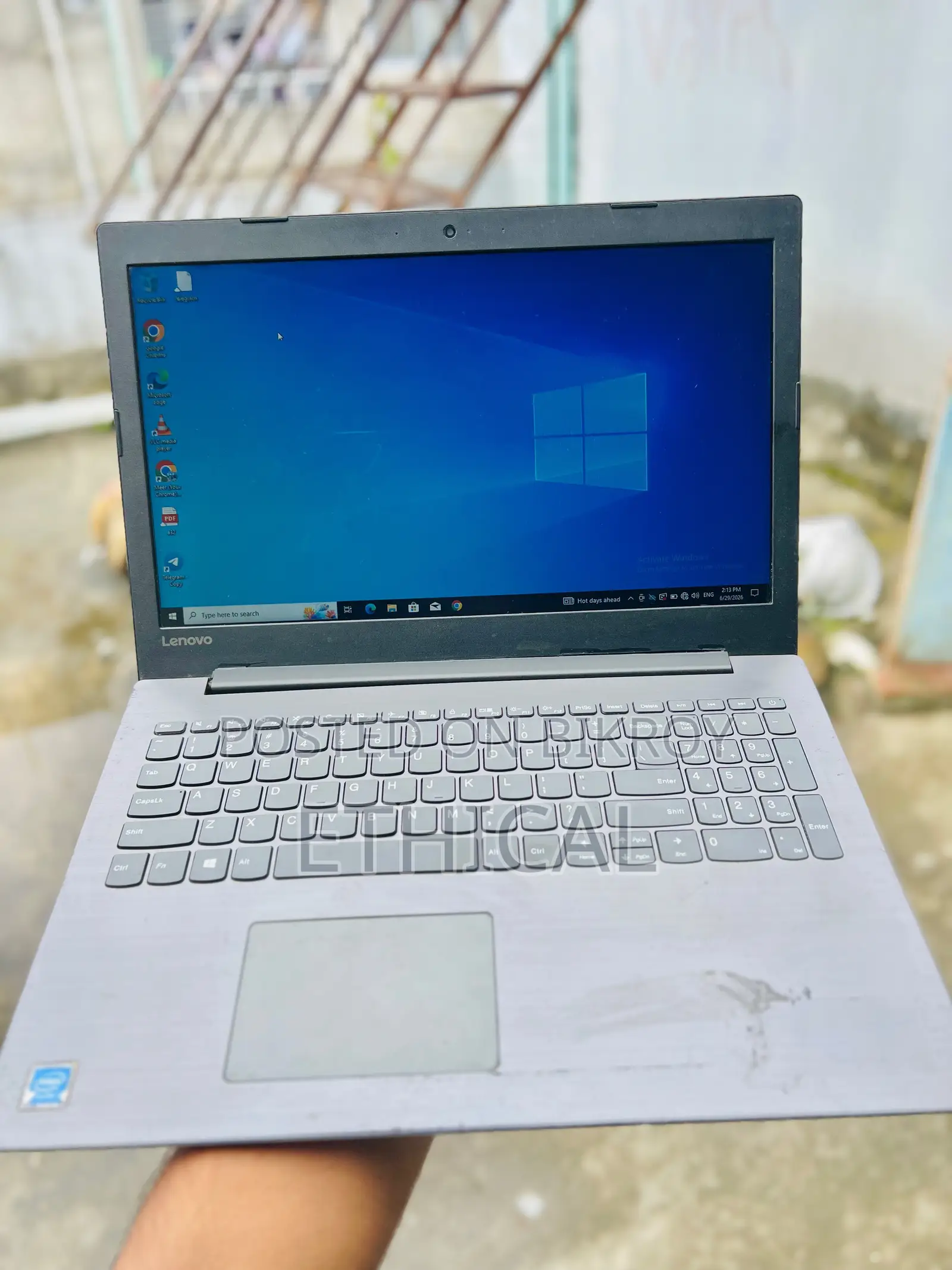 Laptop Lenovo IdeaPad 330 4GB Intel Celeron HDD 1TB