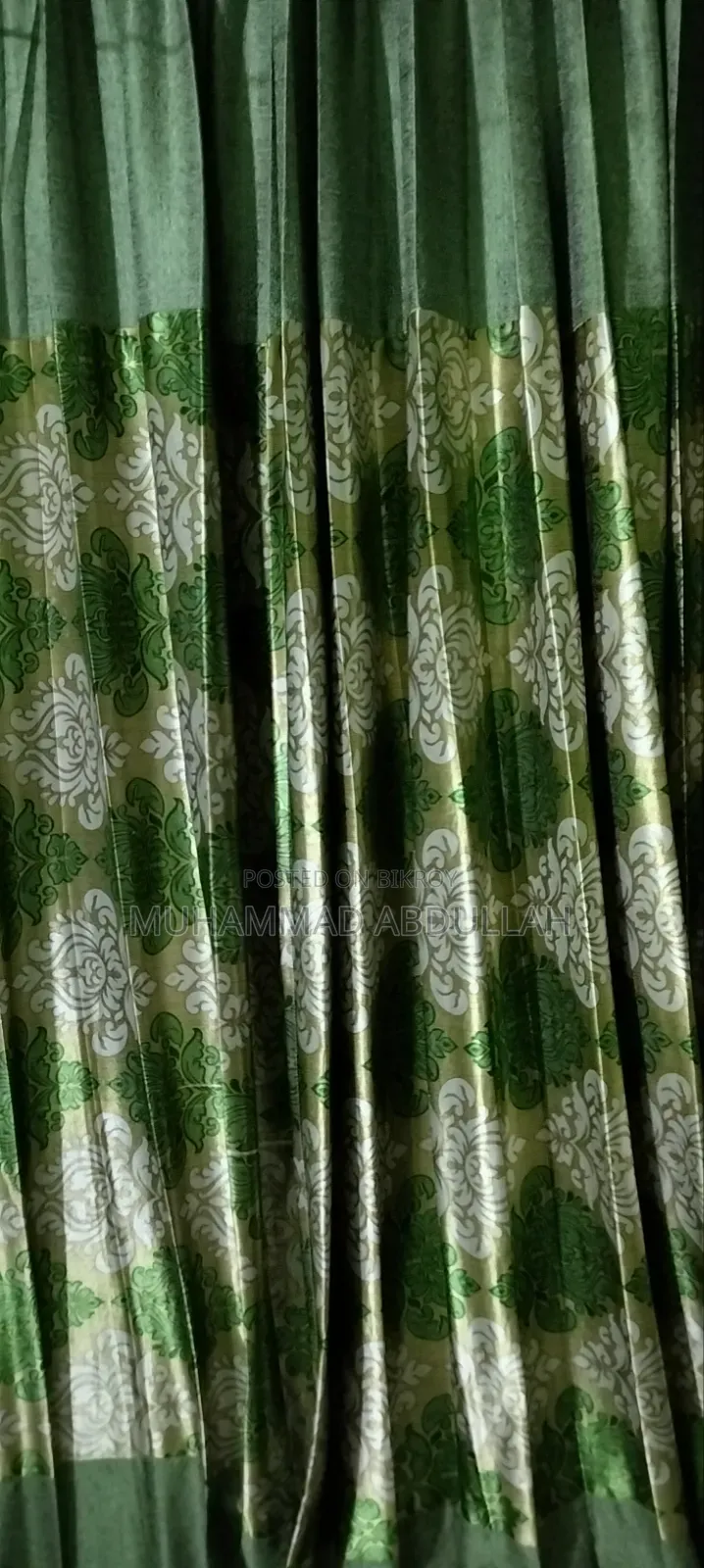 10 pieces of curtains.