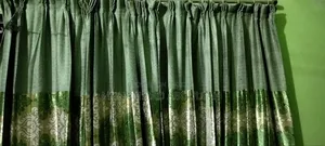 10 pieces of curtains.