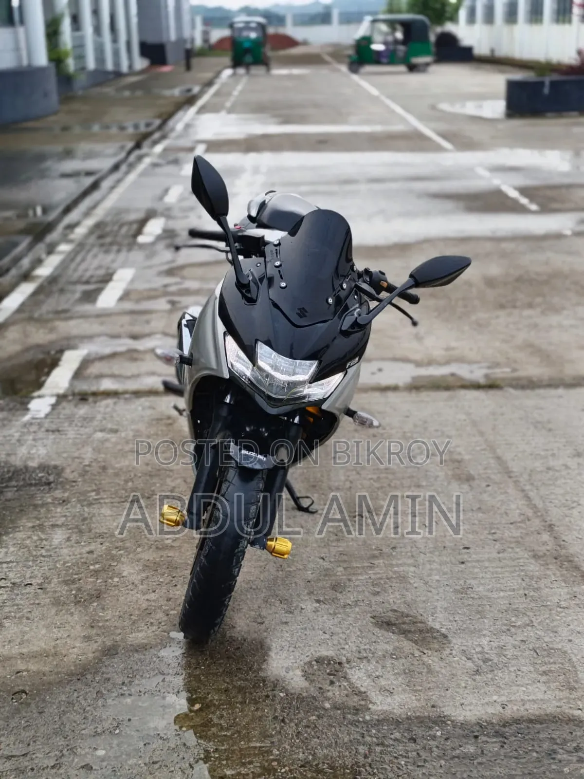 Suzuki Gixxer SF FI 2023 Silver