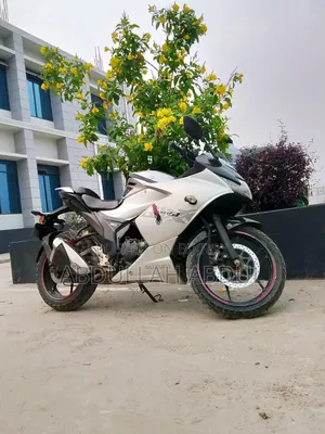 Suzuki Gixxer SF FI 2023 Silver