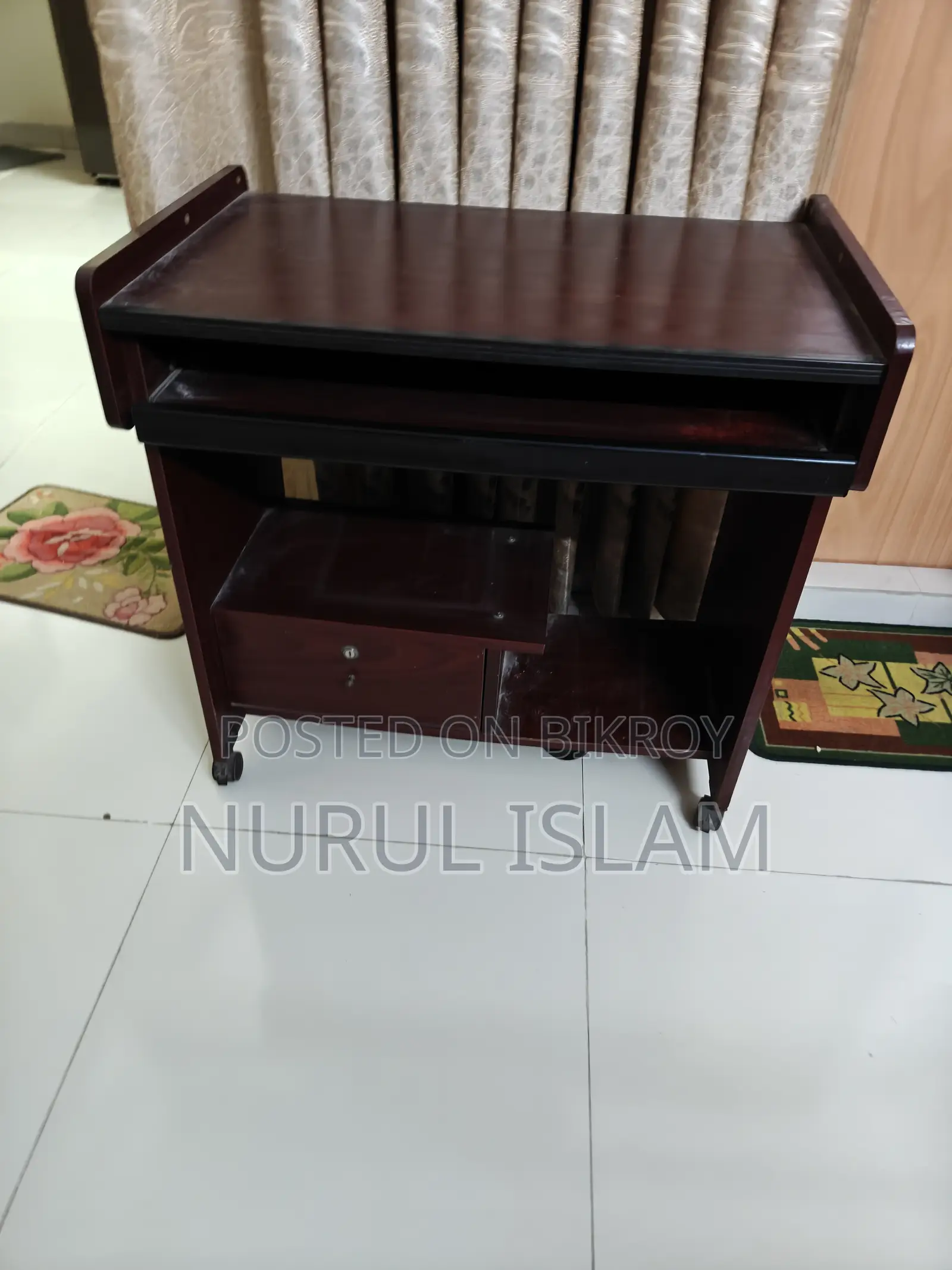 Computer table for sale