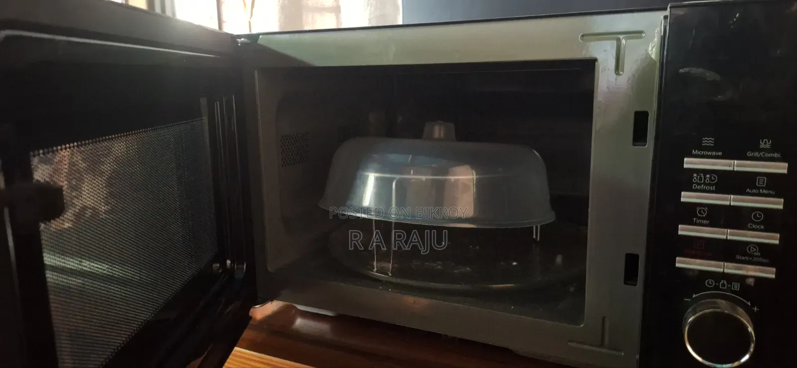 Electric Countertop Oven/Like New/Box Papers Included.