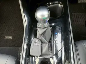 Toyota C-HR 2021 Pearl