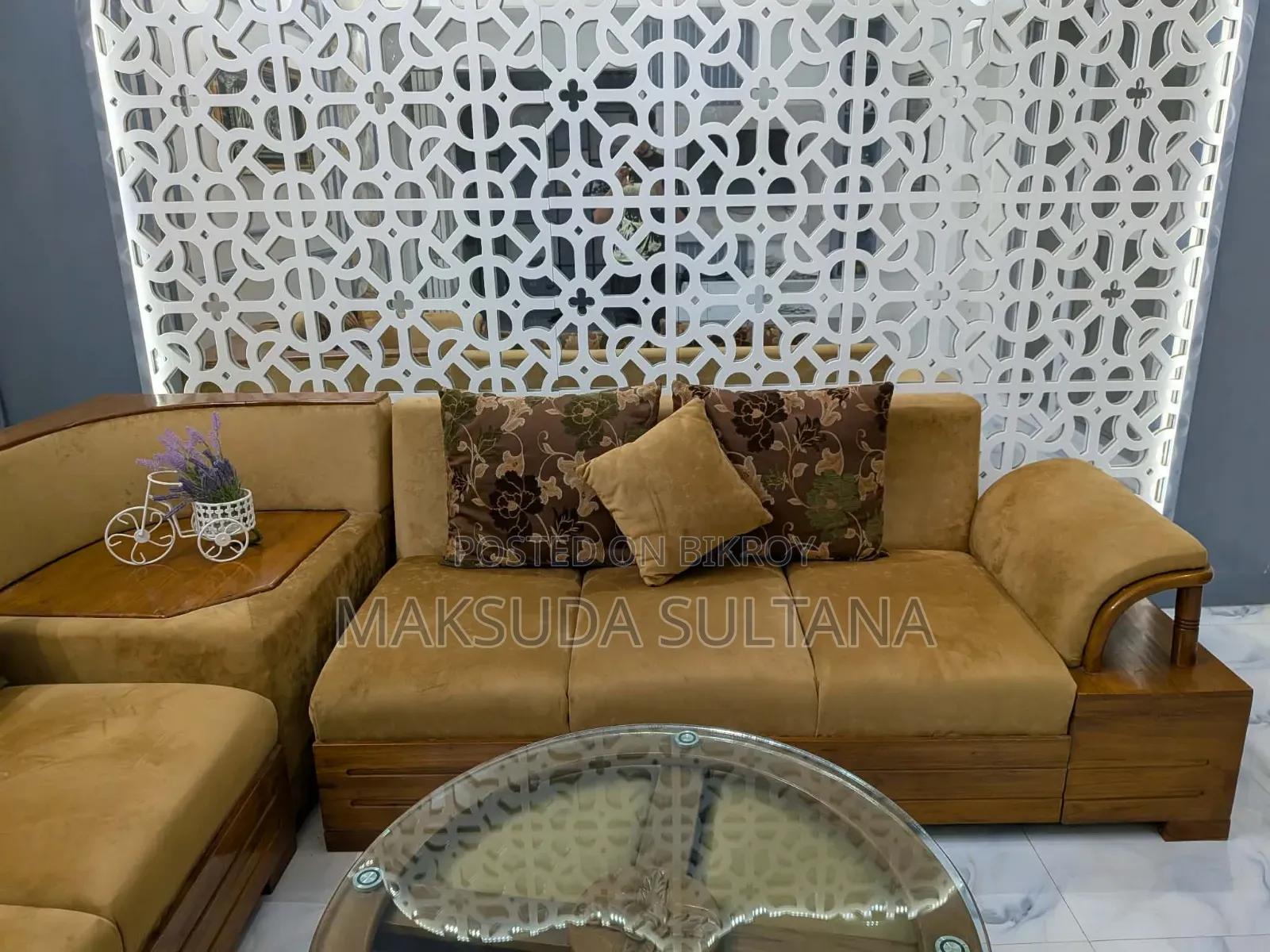 L-Shaped Sofa Set With Table