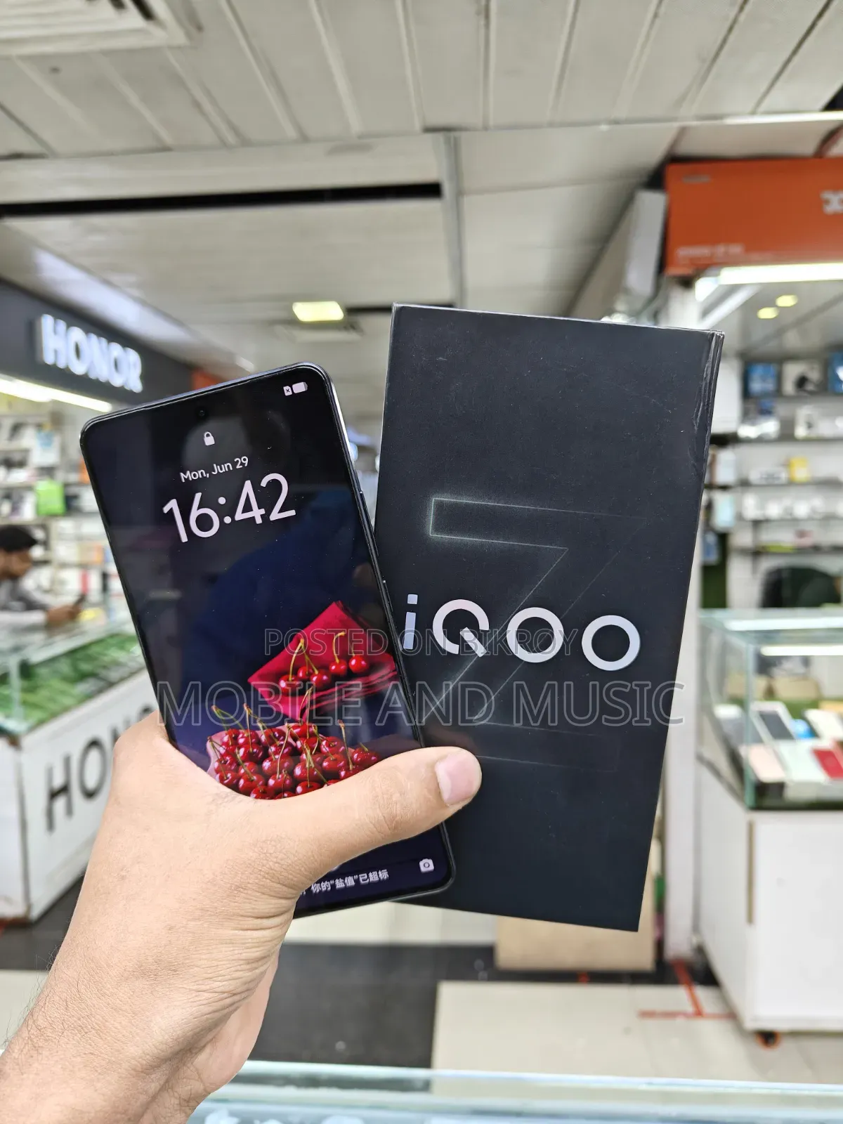 iQOO 256 GB Black
