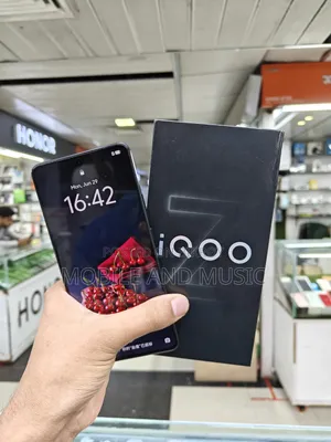 iQOO 256 GB Black