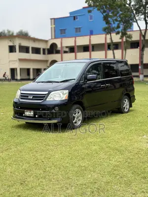 Toyota Noah 2005 Black
