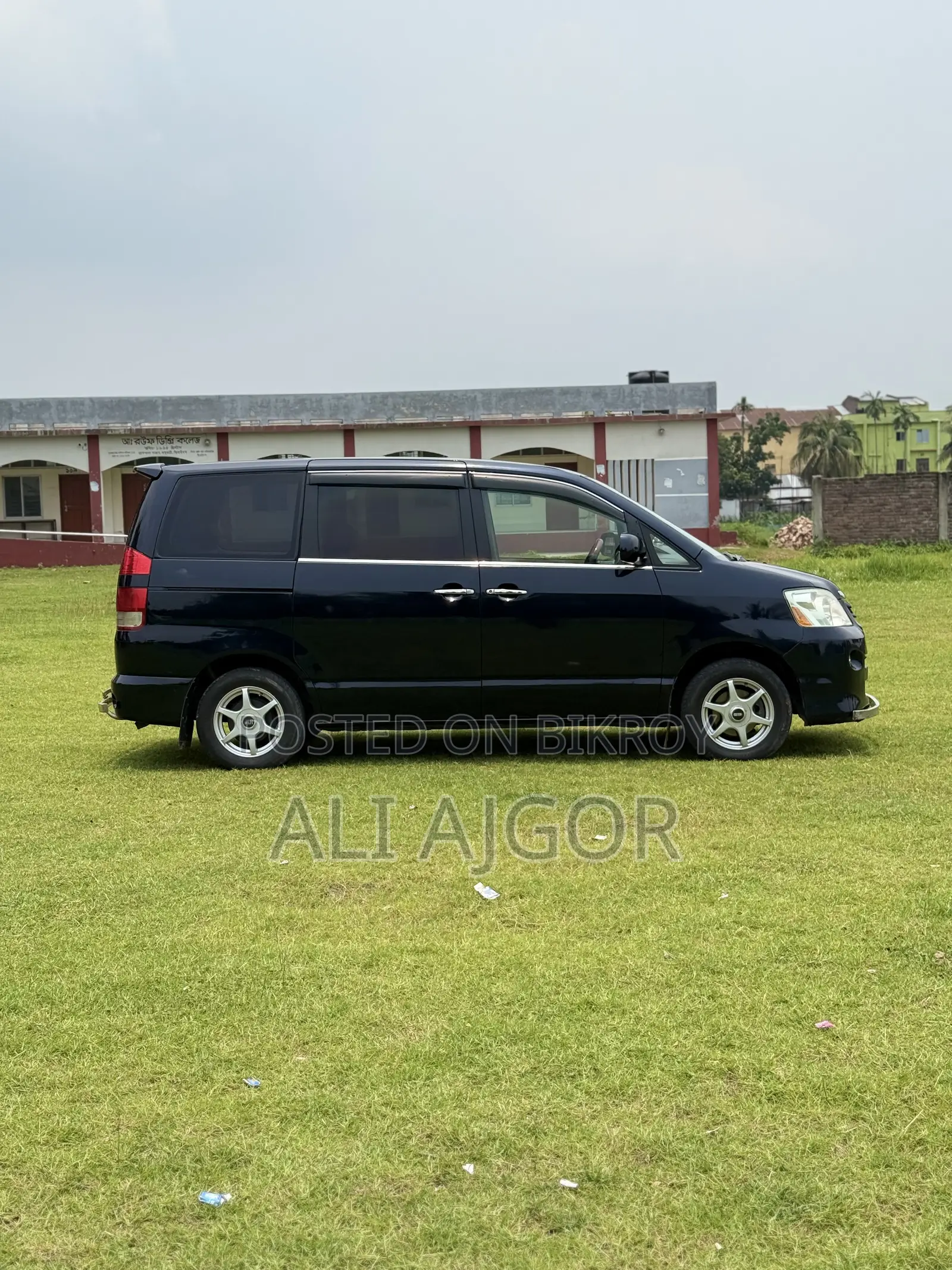 Toyota Noah 2005 Black