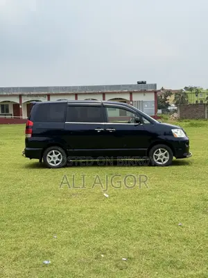 Toyota Noah 2005 Black
