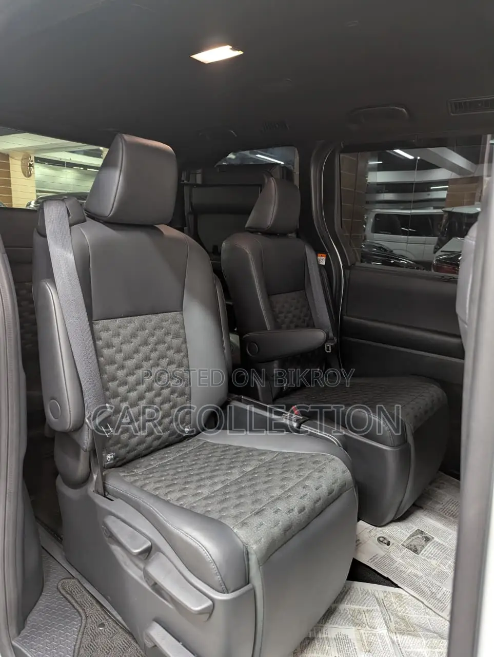 Toyota Voxy 2024 Pearl