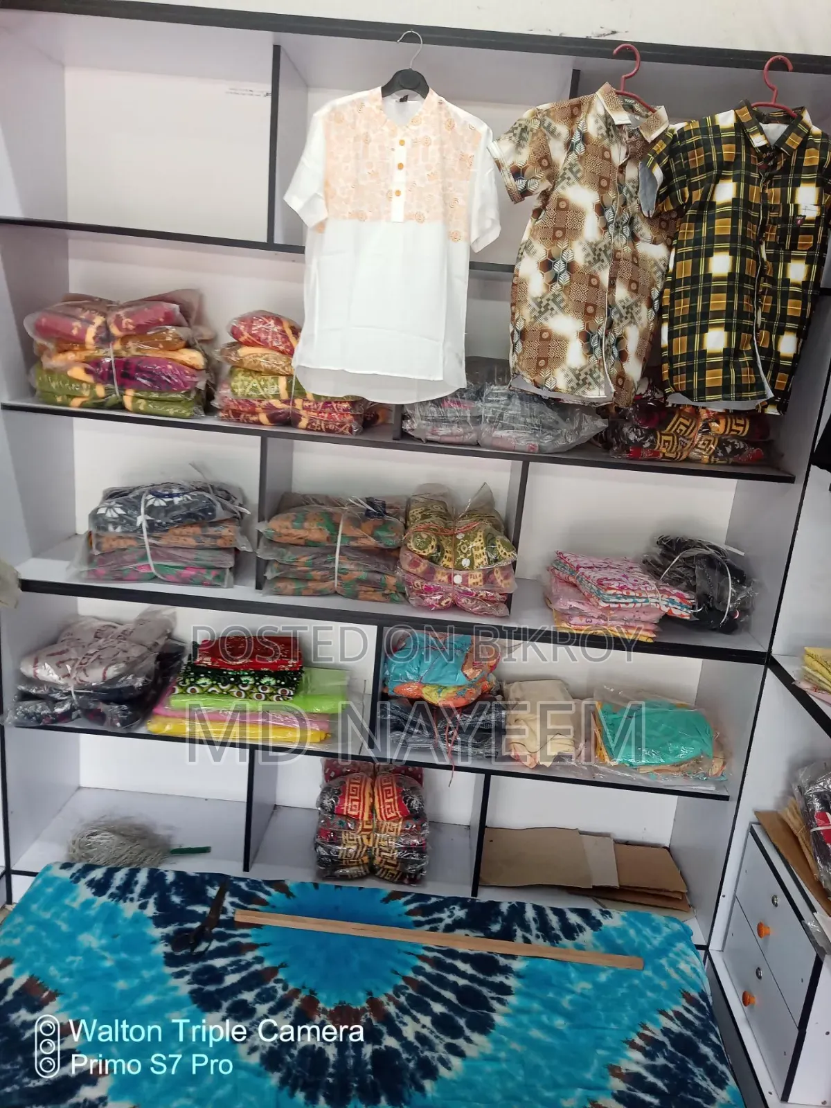 5 units of 4' × 8' shop display cabinets for sale | Good condition
