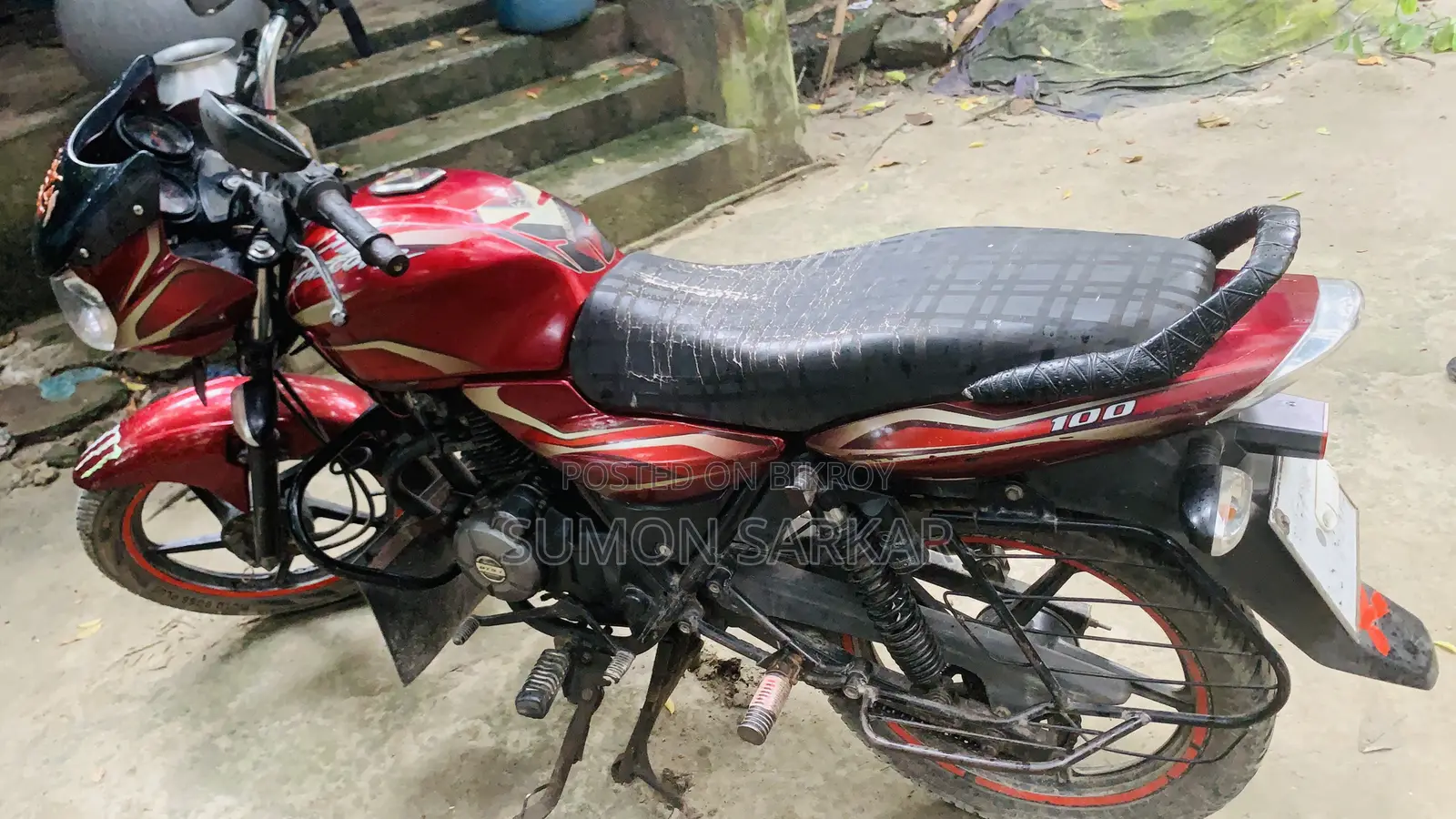বাজাজ ডিসকভার ১০০ ২০১৭ ব্ল্যাক