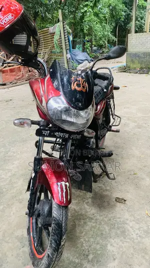 বাজাজ ডিসকভার ১০০ ২০১৭ ব্ল্যাক