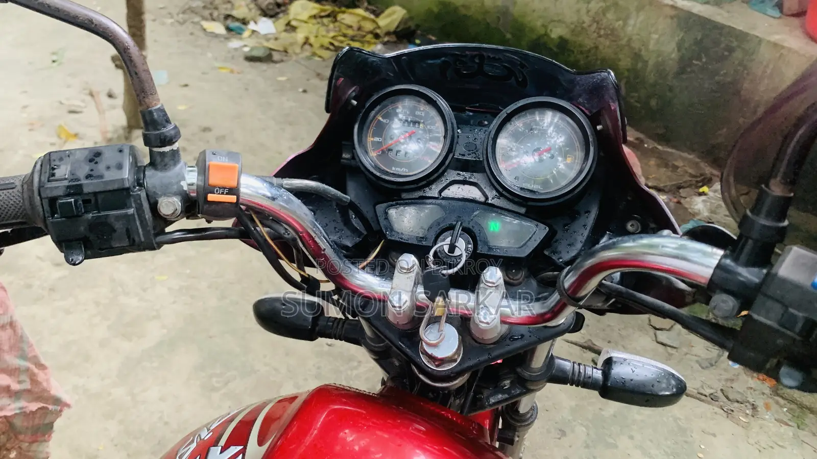 বাজাজ ডিসকভার ১০০ ২০১৭ ব্ল্যাক