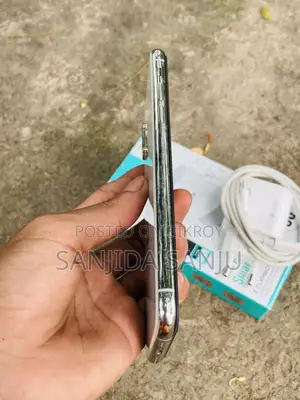 Apple iPhone XS 64 GB White