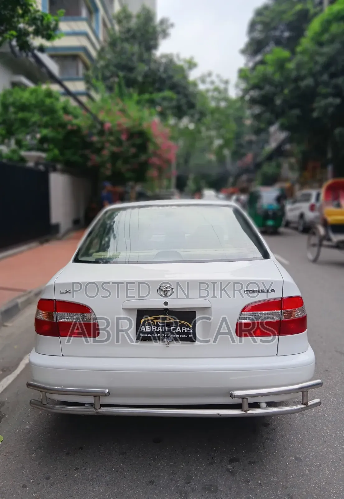 Toyota Corolla 1999 White