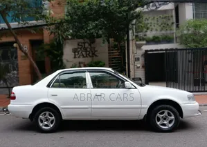 Toyota Corolla 1999 White