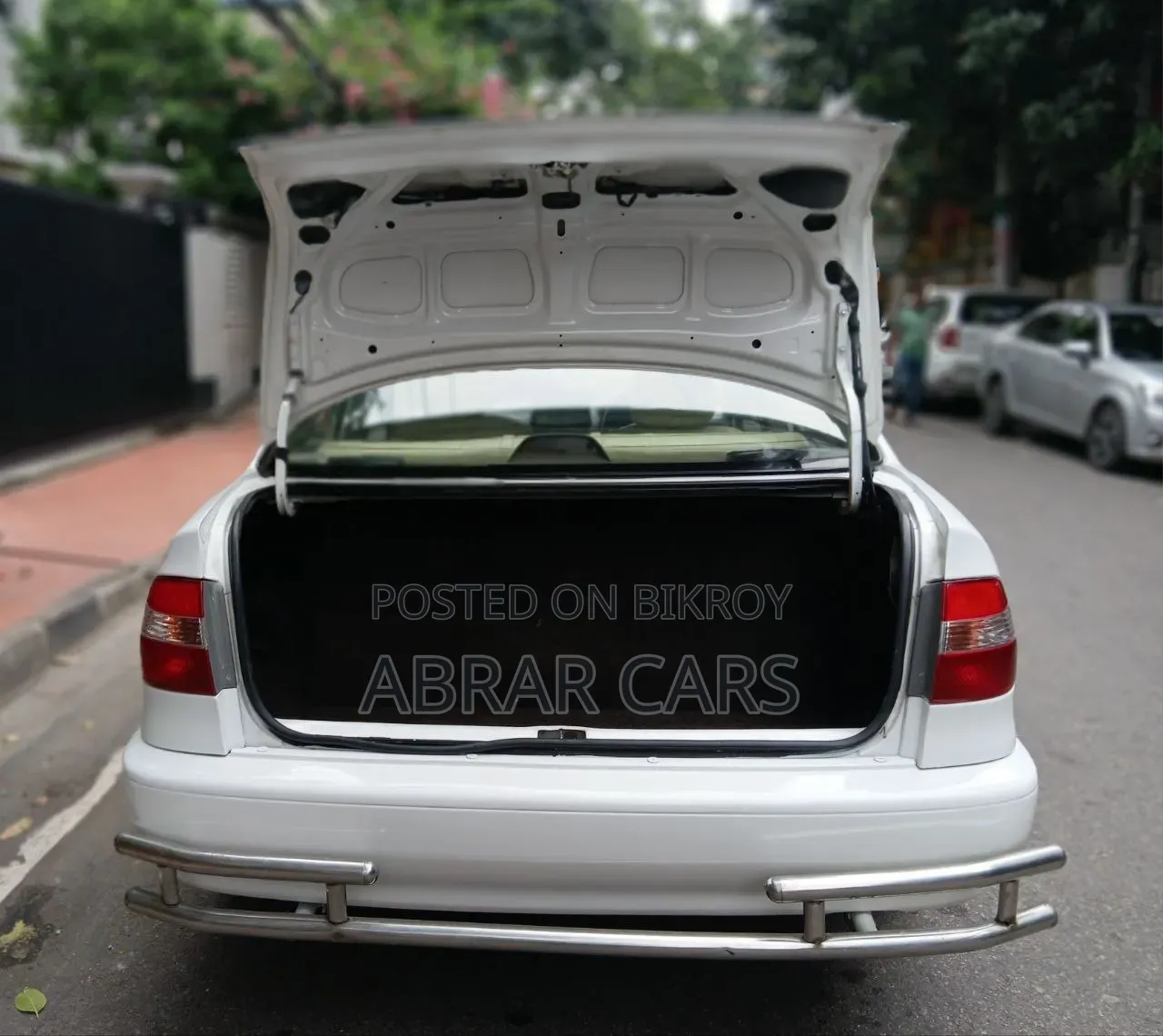 Toyota Corolla 1999 White