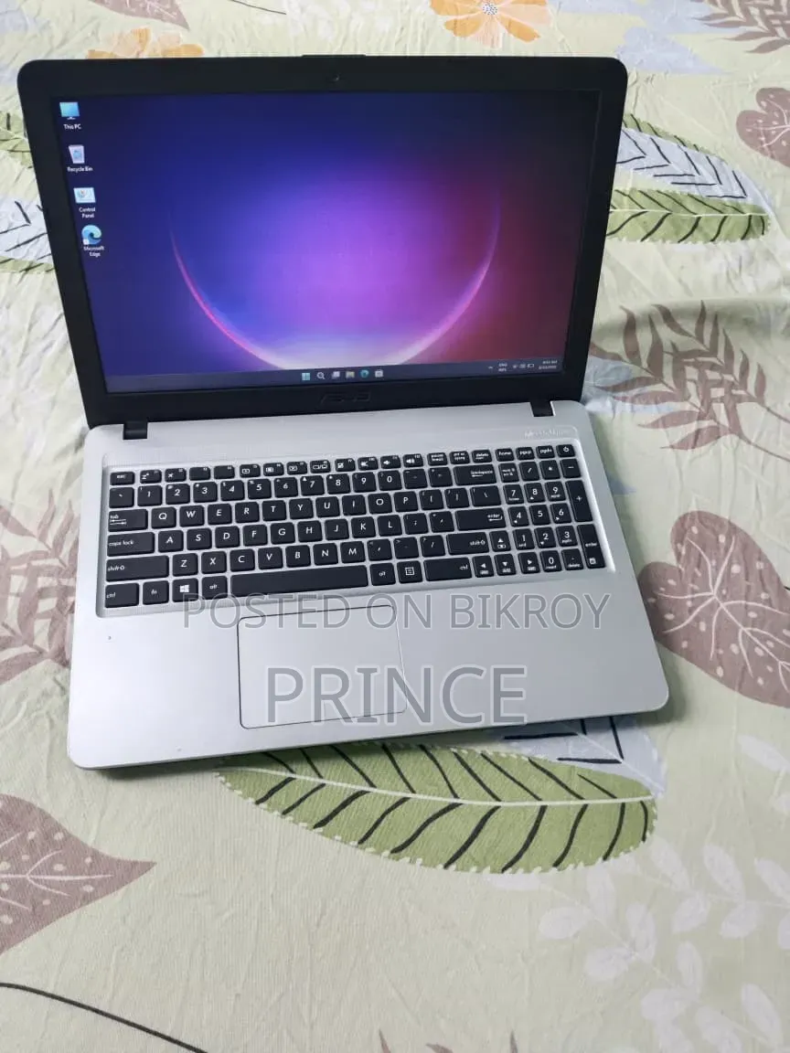 Laptop Asus Vivobook 16 4GB SSHD+SSD 256GB