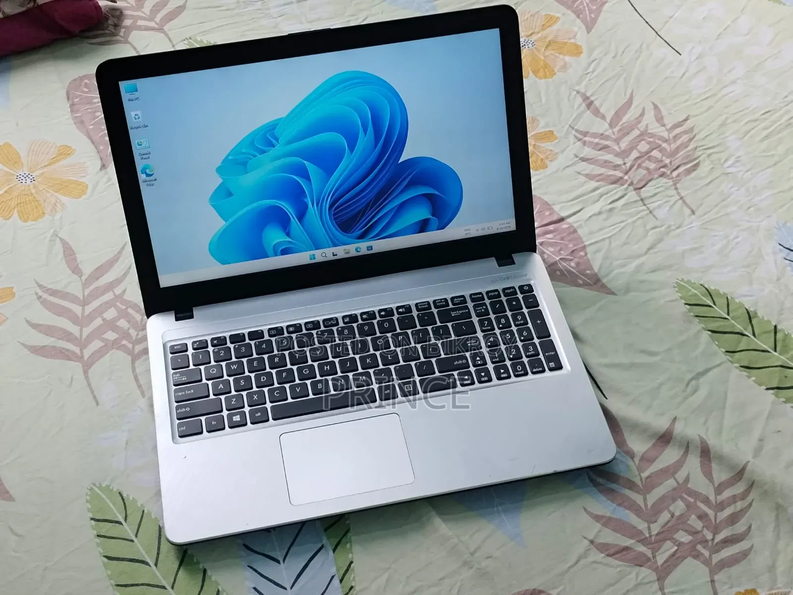 Laptop Asus Vivobook 16 4GB SSHD+SSD 256GB