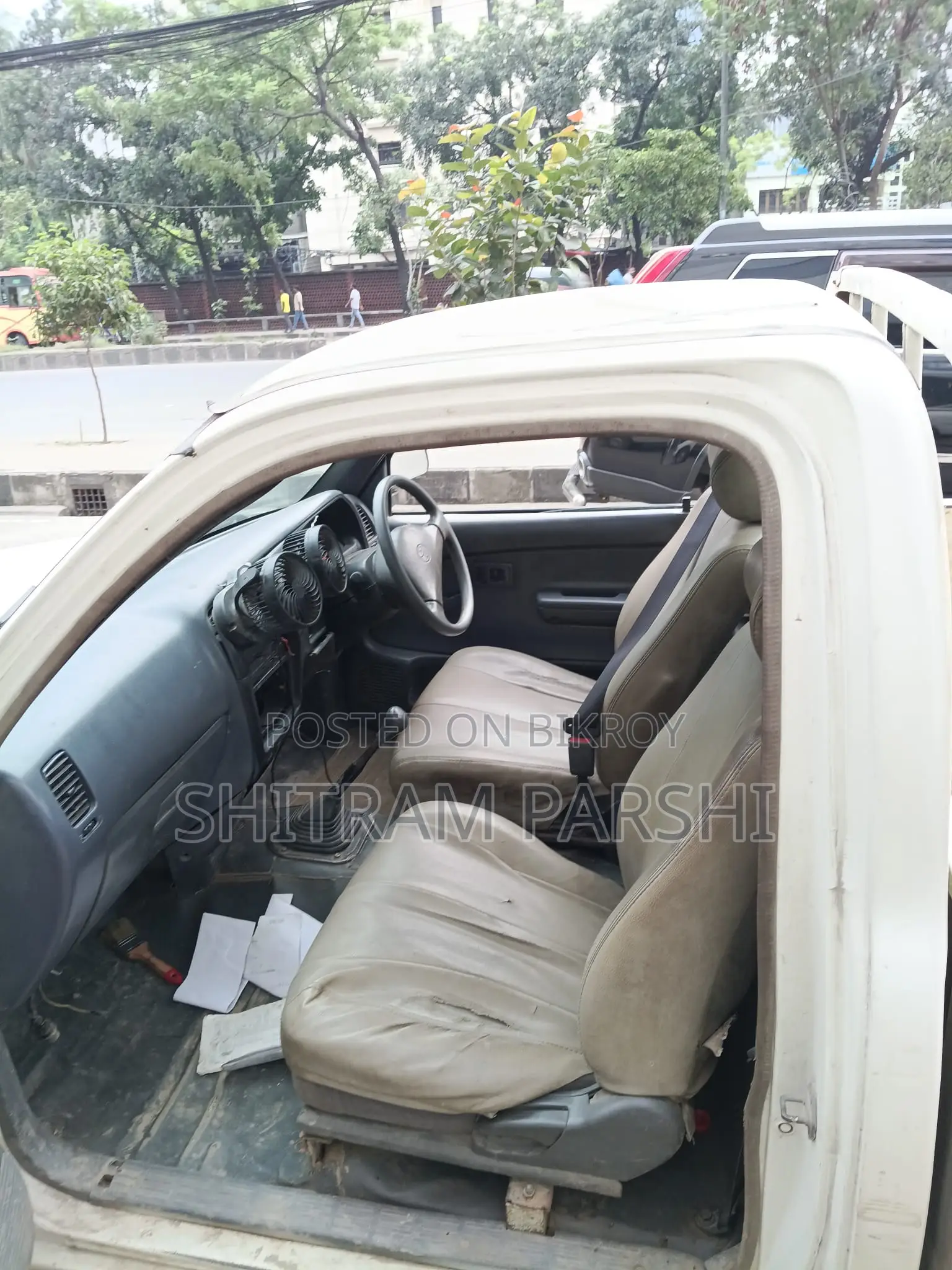 Toyota Hilux 2004 White
