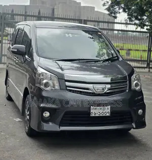Toyota Noah 2011 Gray