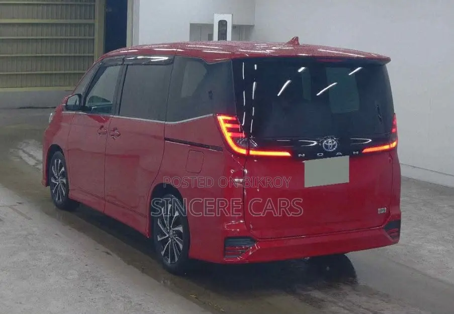 Toyota Voxy 2024 Red