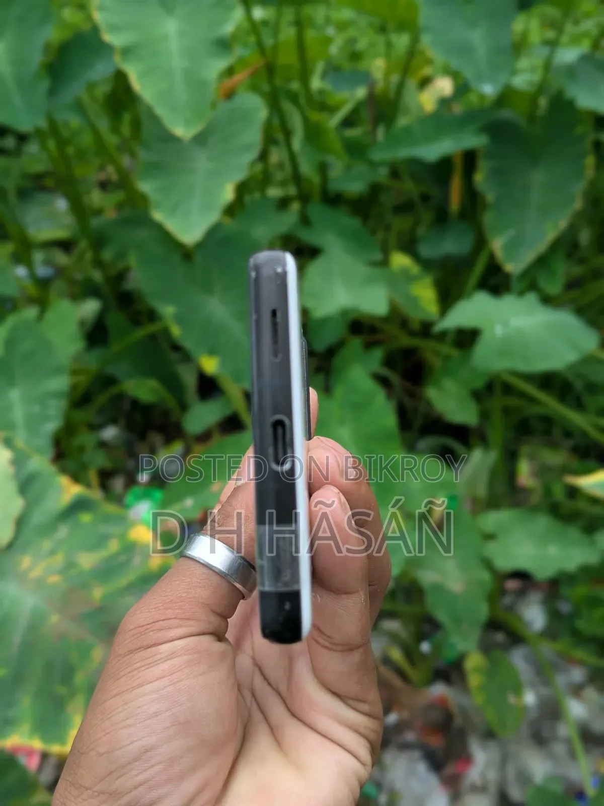 ইএল ১২৮ জিবি হোয়াইট