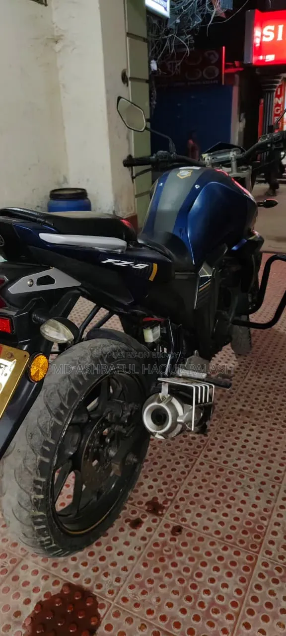 Yamaha 2018 Blue