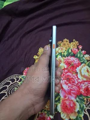 Tecno Camon 40 128 GB Silver